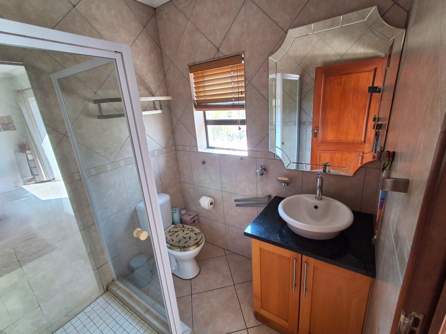 4 Bedroom Property for Sale in Ifafi North West